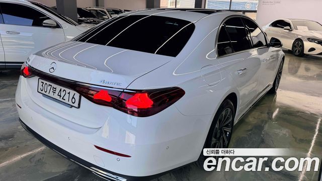 Mercedes-Benz E-Class 2025 — photo 5