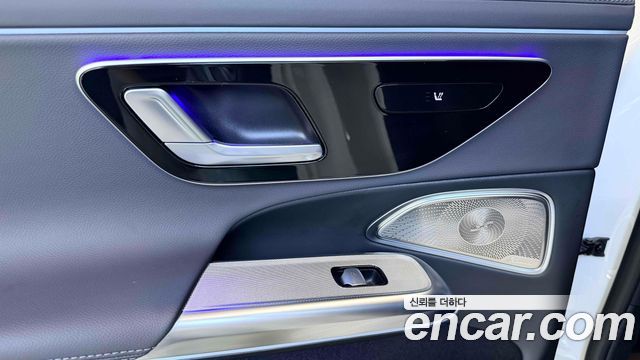 Mercedes-Benz E-Class 2025 — photo 11