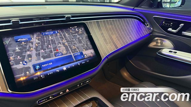 Mercedes-Benz E-Class 2025 — photo 15