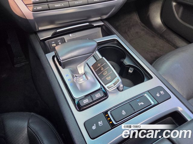 Genesis G80 2018 — photo 9
