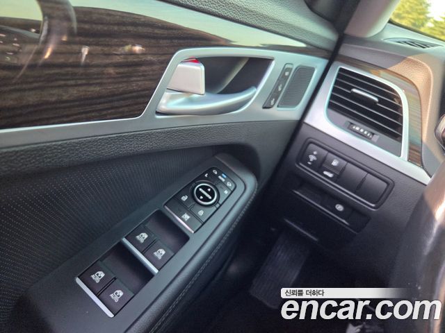 Genesis G80 2018 — photo 17