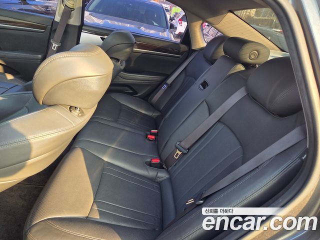 Genesis G80 2018 — photo 20