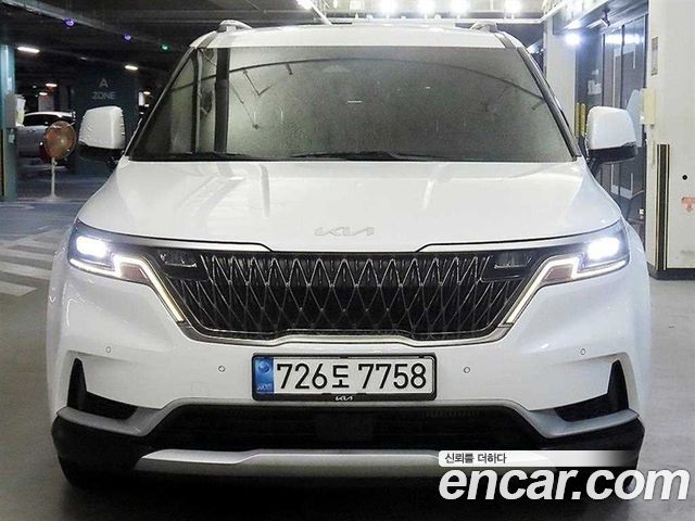 Kia Canival 2023 — photo 2