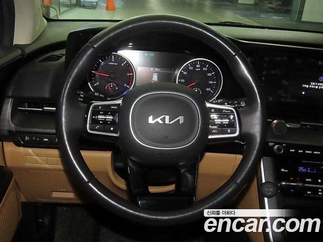 Kia Canival 2023 — photo 8