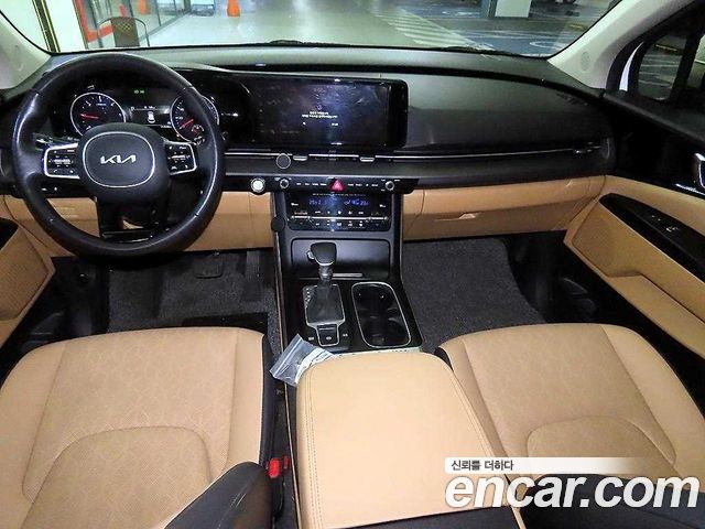Kia Canival 2023 — photo 10
