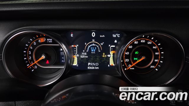 Jeep Wrangler 2019 — photo 11