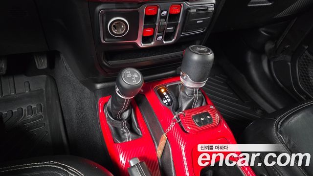 Jeep Wrangler 2019 — photo 12