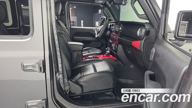 Jeep Wrangler 2019 — photo 17