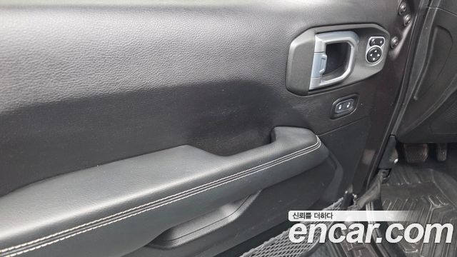 Jeep Wrangler 2019 — photo 14