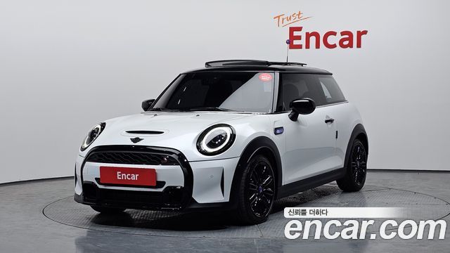 Mini Cooper 2024 — photo 1