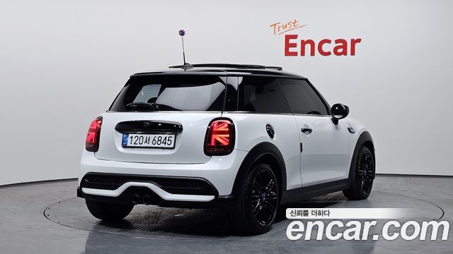 Mini Cooper 2024 — photo 2