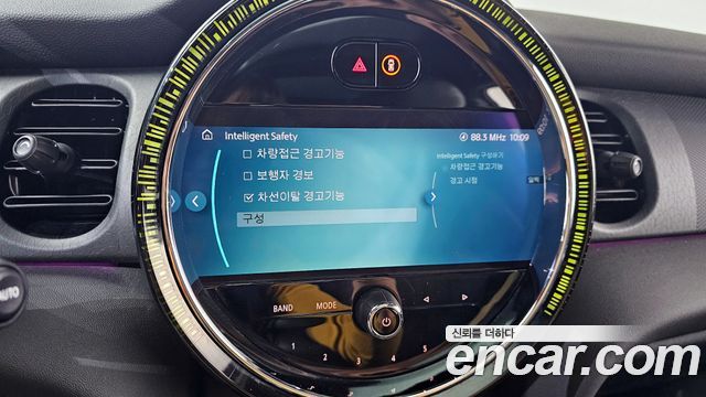 Mini Cooper 2024 — photo 18