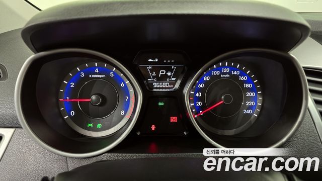 Hyundai AVANTE 2015 — photo 8