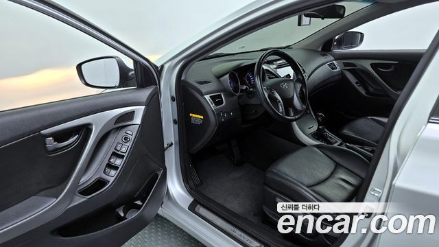 Hyundai AVANTE 2015 — photo 10