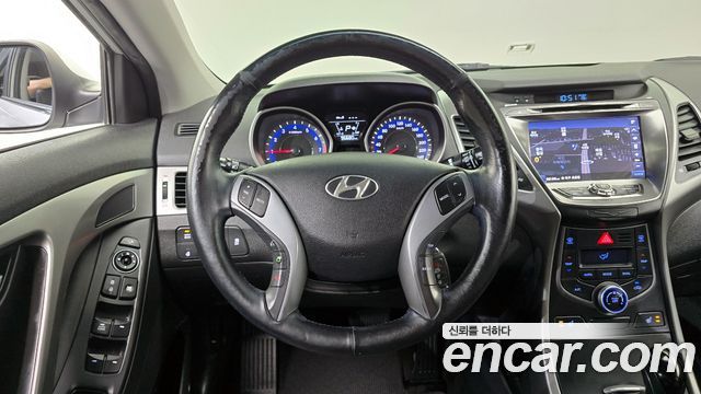 Hyundai AVANTE 2015 — photo 13