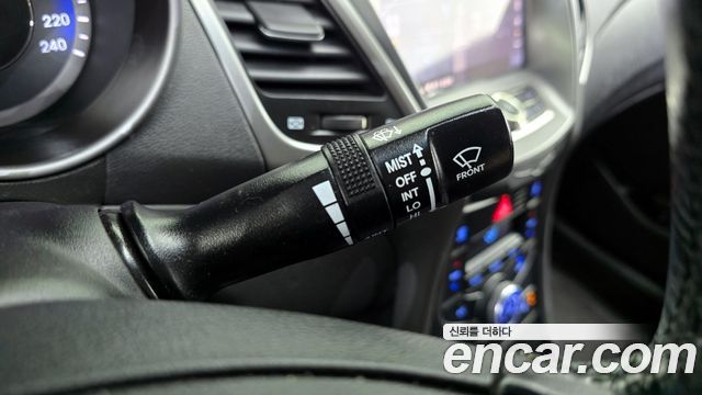 Hyundai AVANTE 2015 — photo 17