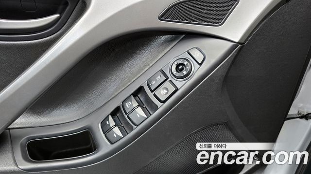 Hyundai AVANTE 2015 — photo 18