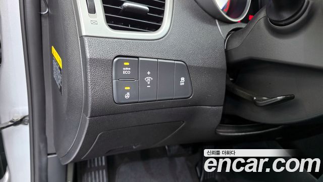 Hyundai AVANTE 2015 — photo 19