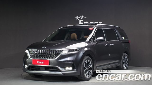 Kia Canival 2021 — photo 1