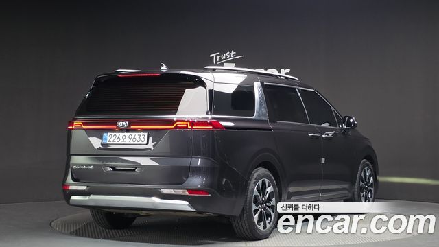 Kia Canival 2021 — photo 2