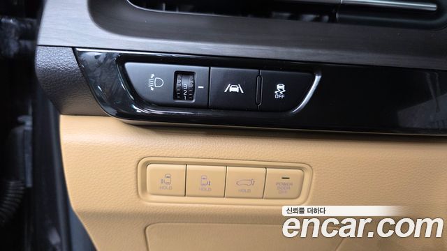 Kia Canival 2021 — photo 19