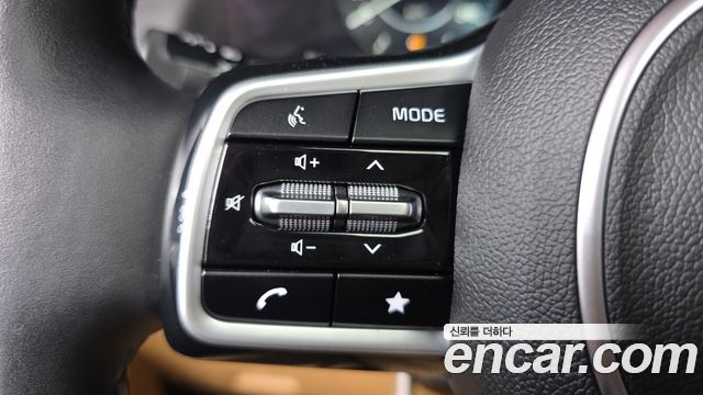 Kia Canival 2021 — photo 21