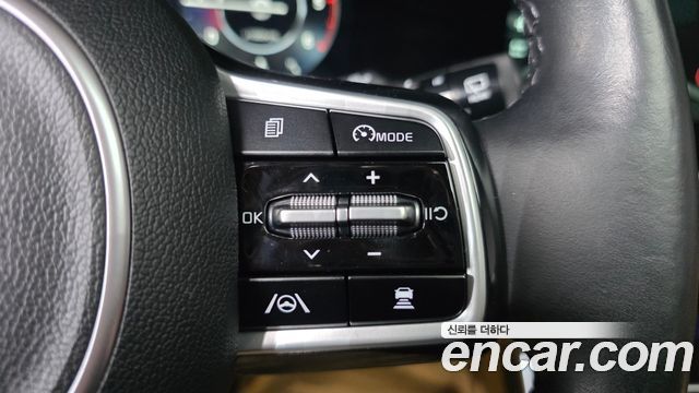 Kia Canival 2021 — photo 22
