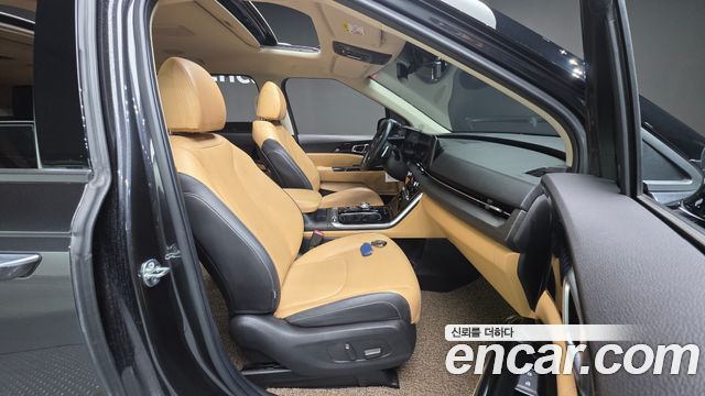 Kia Canival 2021 — photo 16