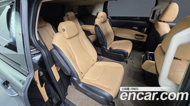 Kia Canival 2021 — photo 35