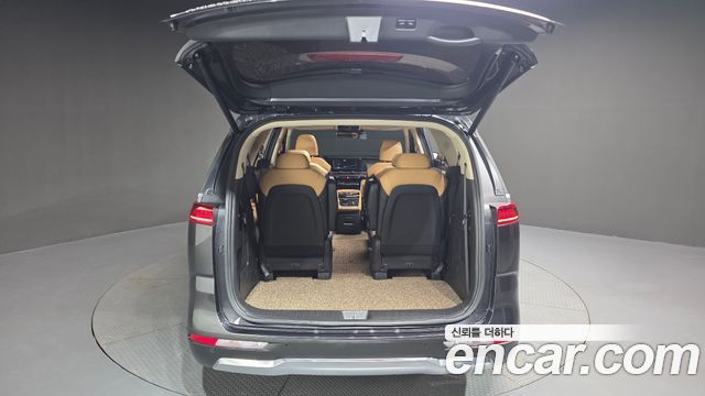 Kia Canival 2021 — photo 36