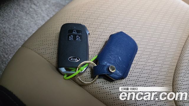Kia Canival 2021 — photo 37