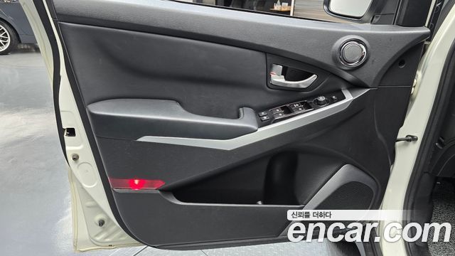 KG Mobility KORANDO 2015 — photo 14