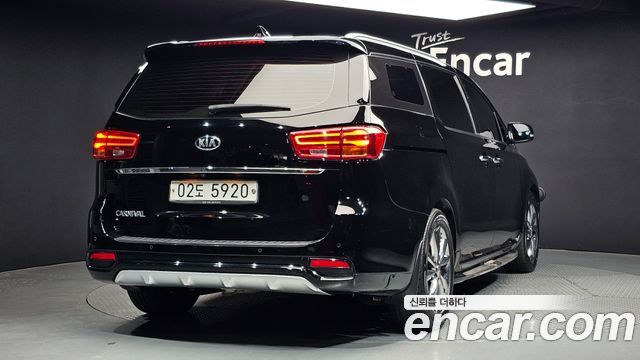 Kia Canival 2019 — photo 2