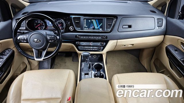 Kia Canival 2019 — photo 10