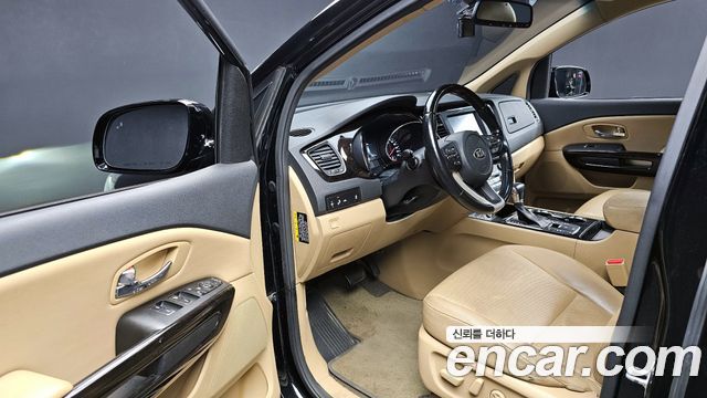Kia Canival 2019 — photo 13