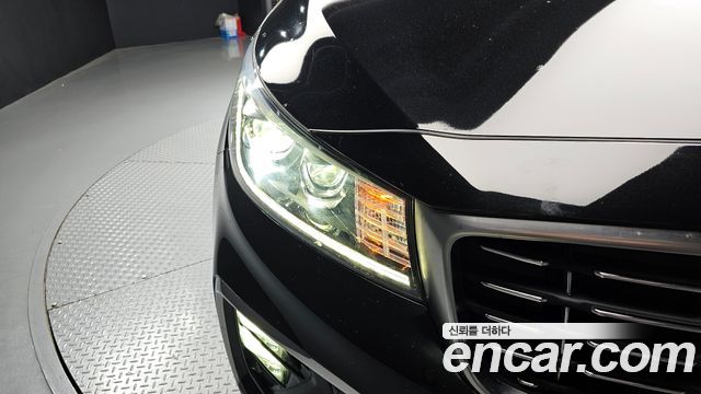 Kia Canival 2019 — photo 8