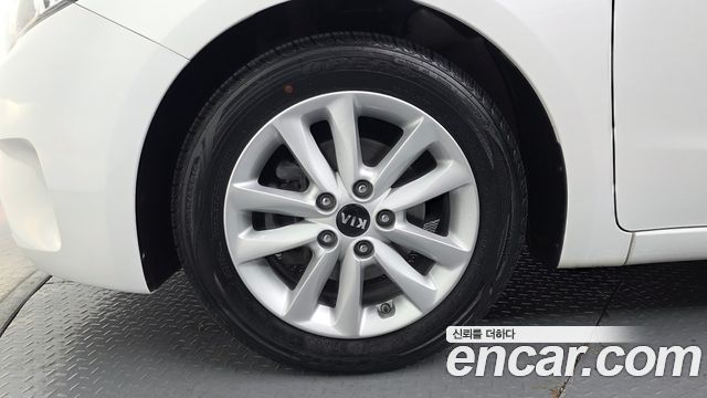 Kia K3 2016 — photo 5