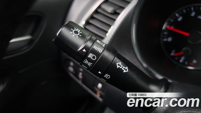 Kia K3 2016 — photo 16