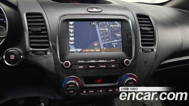 Kia K3 2016 — photo 17