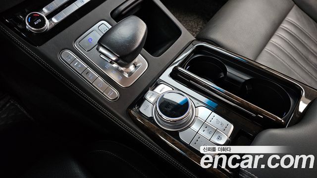 Genesis G90 2019 — photo 12