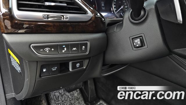 Genesis G90 2019 — photo 22