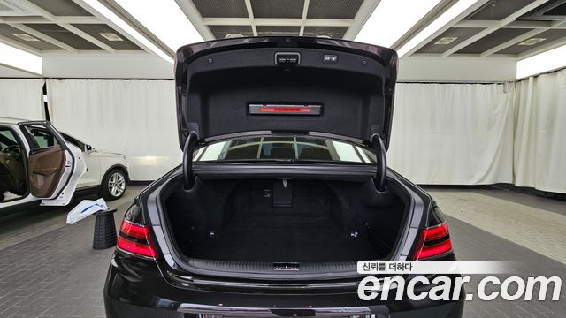 Genesis G90 2019 — photo 26