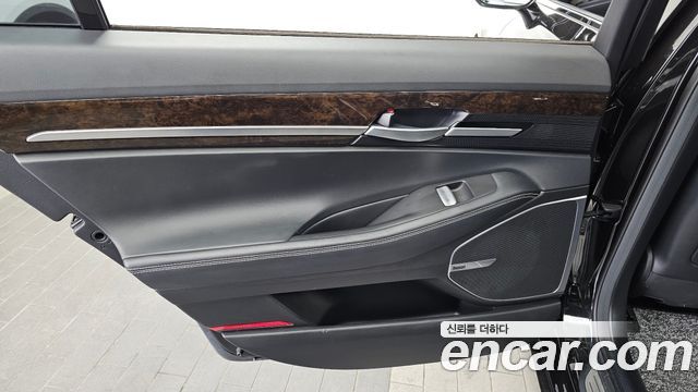 Genesis G90 2019 — photo 15