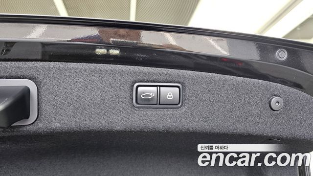 Genesis G90 2019 — photo 28