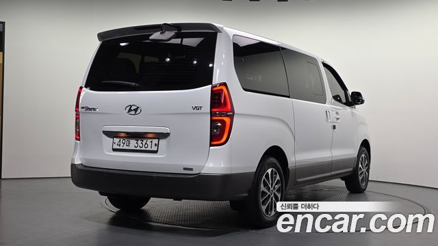 Hyundai Starex 2019 — photo 2
