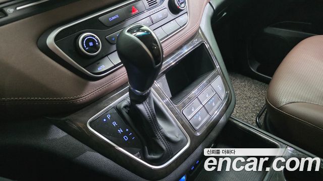 Hyundai Starex 2019 — photo 12