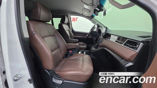 Hyundai Starex 2019 — photo 13