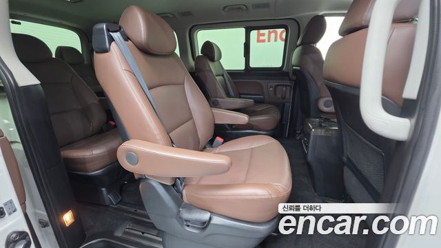 Hyundai Starex 2019 — photo 25