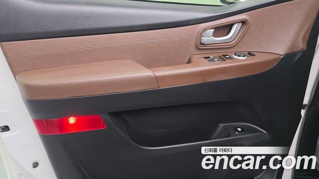 Hyundai Starex 2019 — photo 14