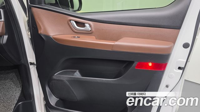 Hyundai Starex 2019 — photo 15